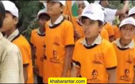 ભાજપની તિરંગા યાત્રામાં બાળકો સાવરકરના ટિશર્ટમાં જોવા મળ્યાં