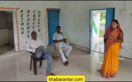 દલિત મહિલા સરપંચ ને ઉપસરપંચ-તલાટીએ બેસવા ખુરશી ન આપી