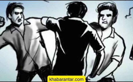 દલિત યુવકને ખાંસડાનો હાર પહેરાવી, મોં કાળું કરી ગામમાં ફેરવ્યો