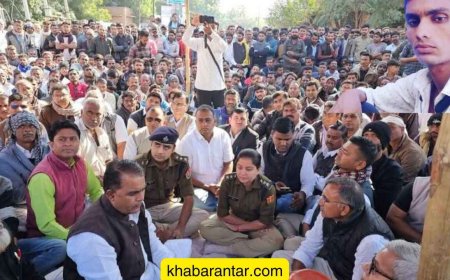 દલિત યુવકની હત્યામાં ન્યાય માંગવા આખું શહેર રસ્તા પર ઉતર્યું